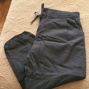 Black Cargo Capris